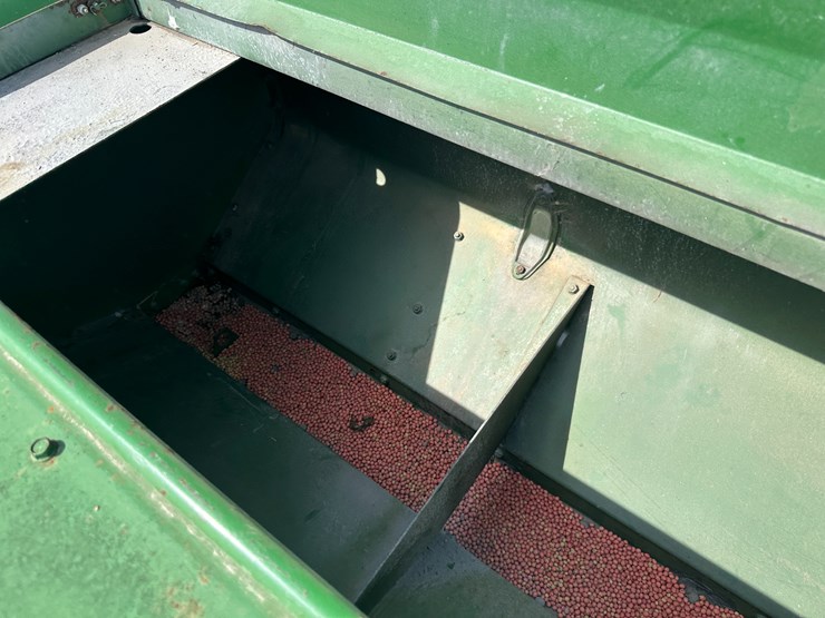 john-deere-750-image-49