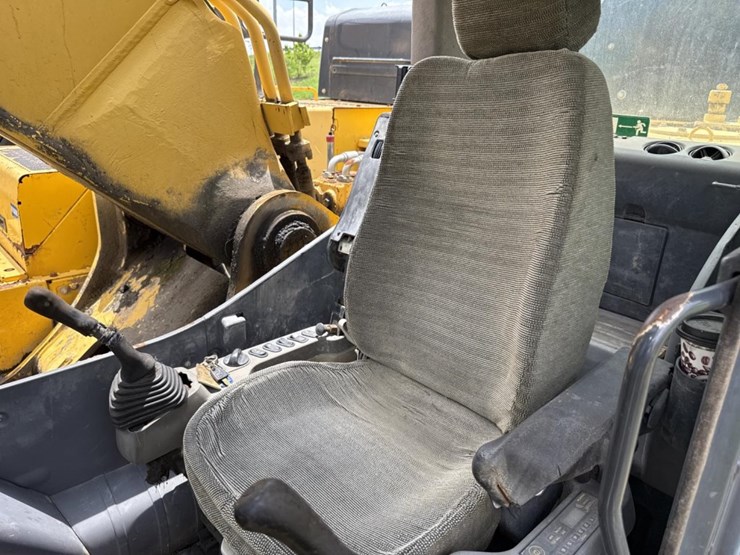2015-komatsu-pc490-lc-11-image-31