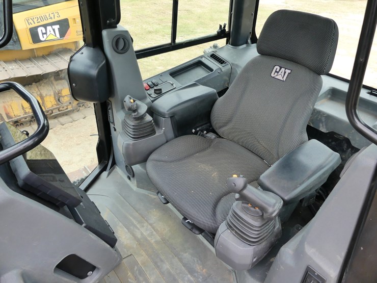 caterpillar-d3-lgp-image-12