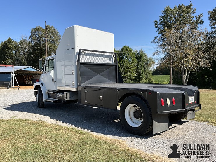 1998-freightliner-fl70-image-7