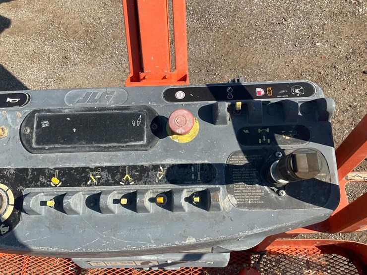 2010-jlg-m600jp-image-21