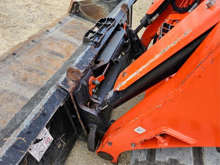kubota-svl75-2-image-11