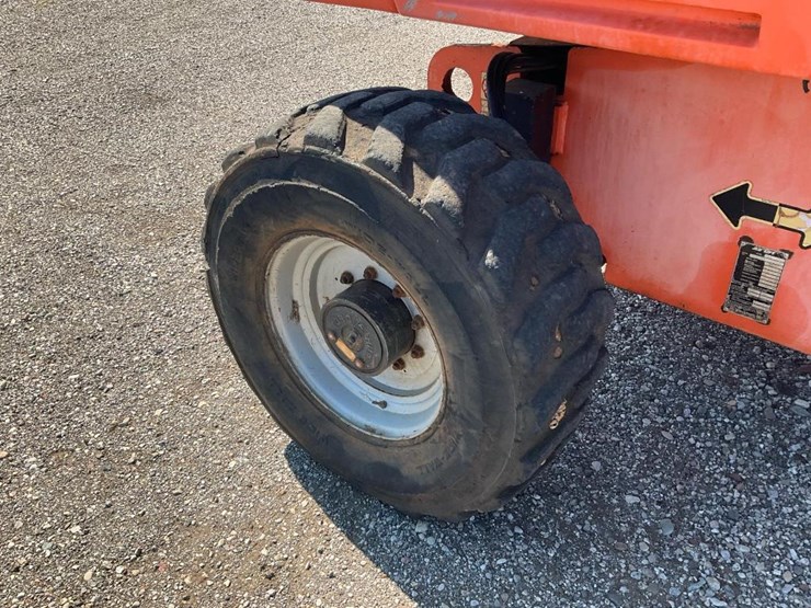 2005-jlg-600s-image-11