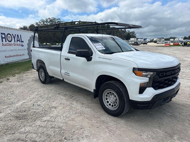 2022-chevrolet-silverado-1500-image-2