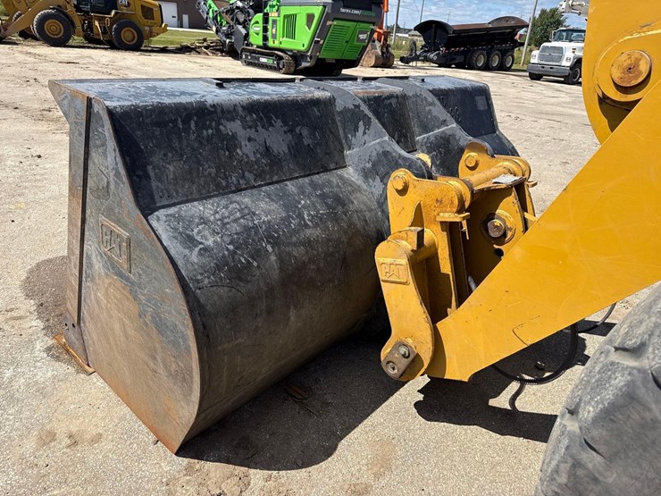 caterpillar-928hz-image-15