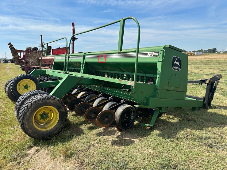john-deere-750-image-3