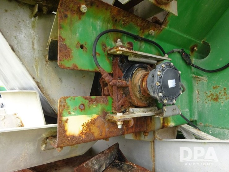 2019-john-deere-f4365-image-77
