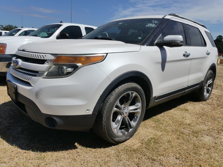2012-ford-explorer-image-1