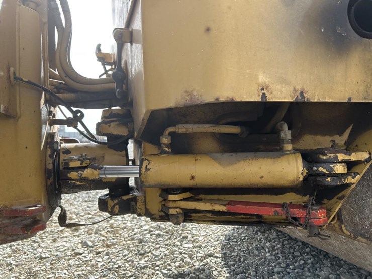 caterpillar-cb-224c-image-17