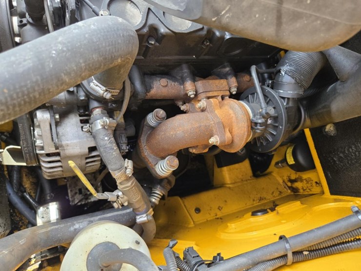 2010-jcb-180-image-29