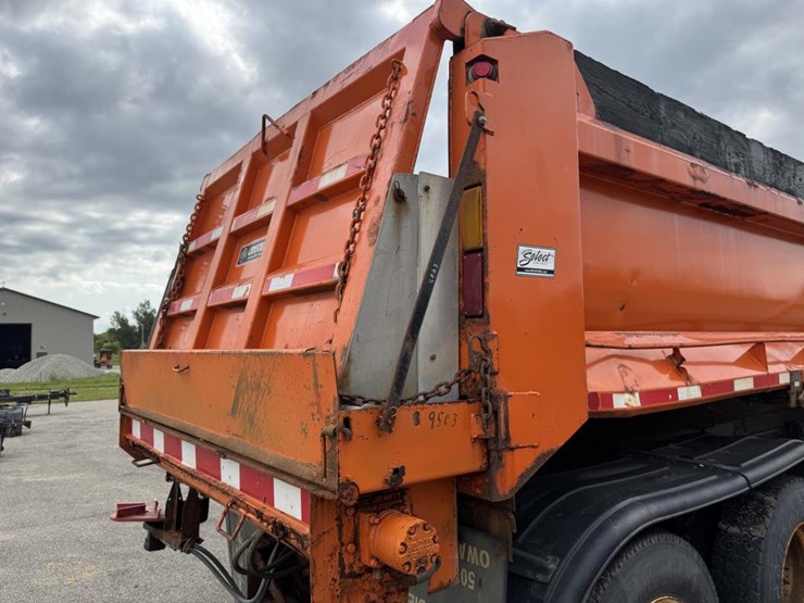 #1084-•-2006-sterling-tandem-axle-patrol-truck-image-18