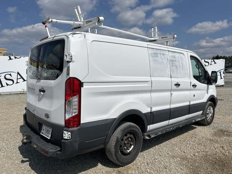 2015-ford-transit-image-5