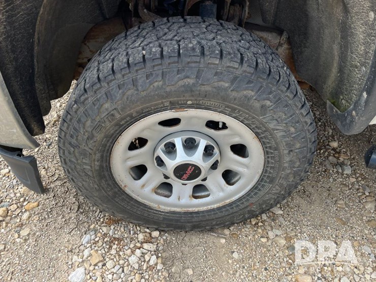 2017-gmc-3500-image-11