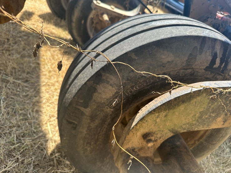 case-ih-330-image-16