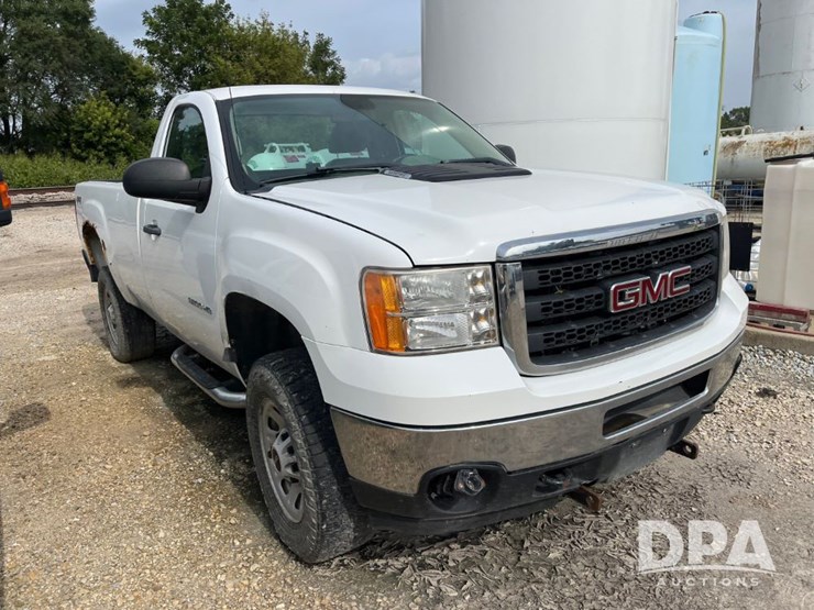 2012-gmc-3500hd-image-3
