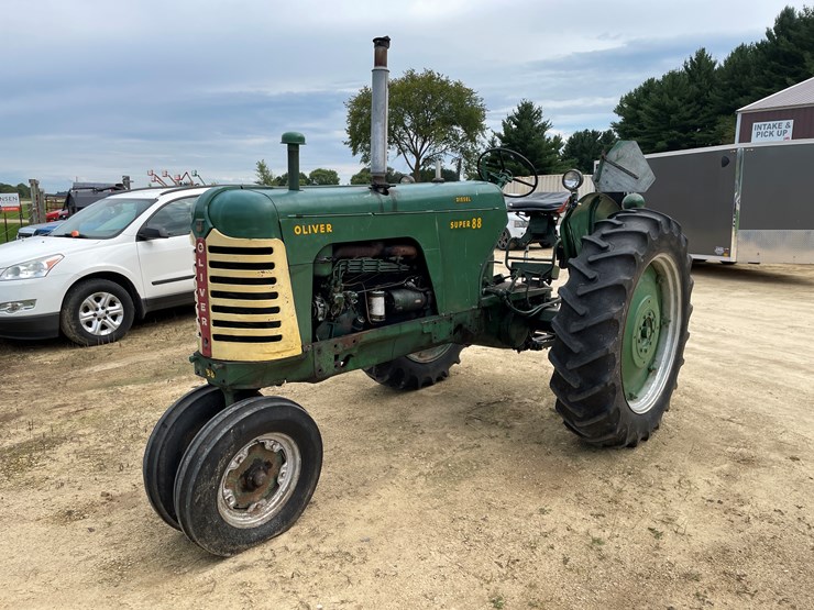oliver-super-88-image-1