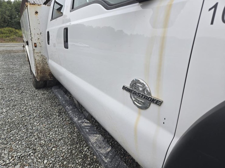 2011-ford-f550-image-19