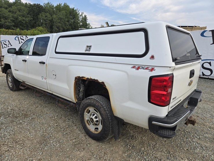 2015-chevrolet-2500hd-image-3