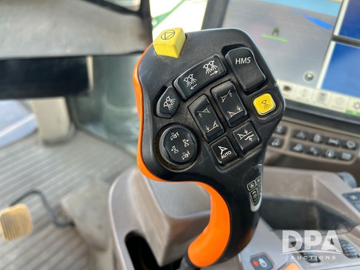 2020-john-deere-2020-image-38