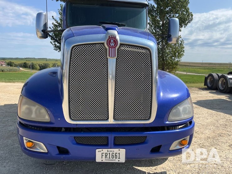 2013-kenworth-t660-image-24