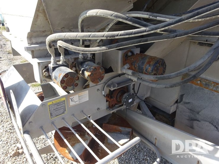 2021-john-deere-f4365-image-34