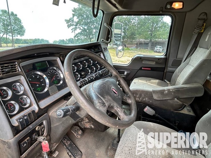 2012-kenworth-t800-image-7