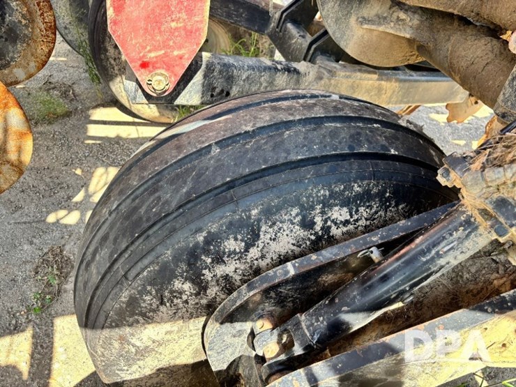 2011-case-ih-24-image-34
