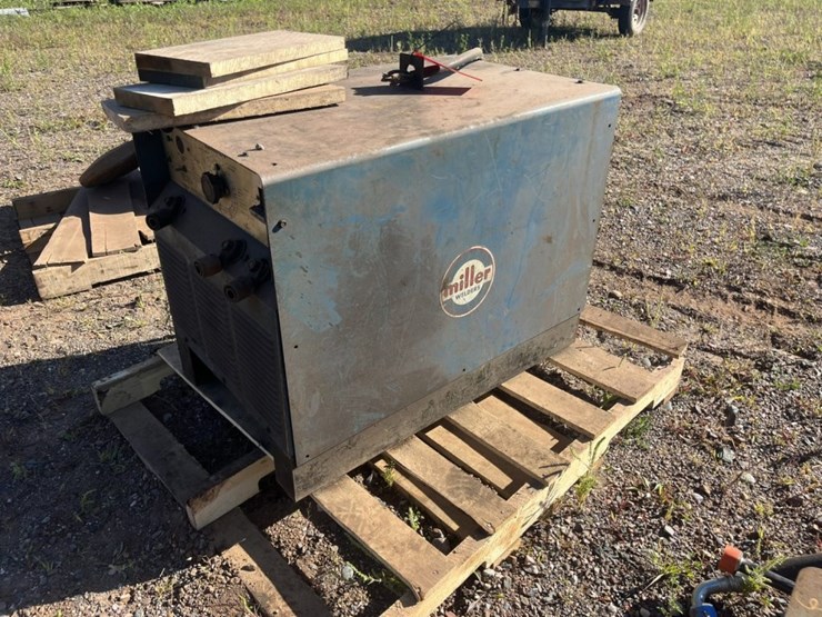 #1614-•-miller-srh-444s-welder-image-2