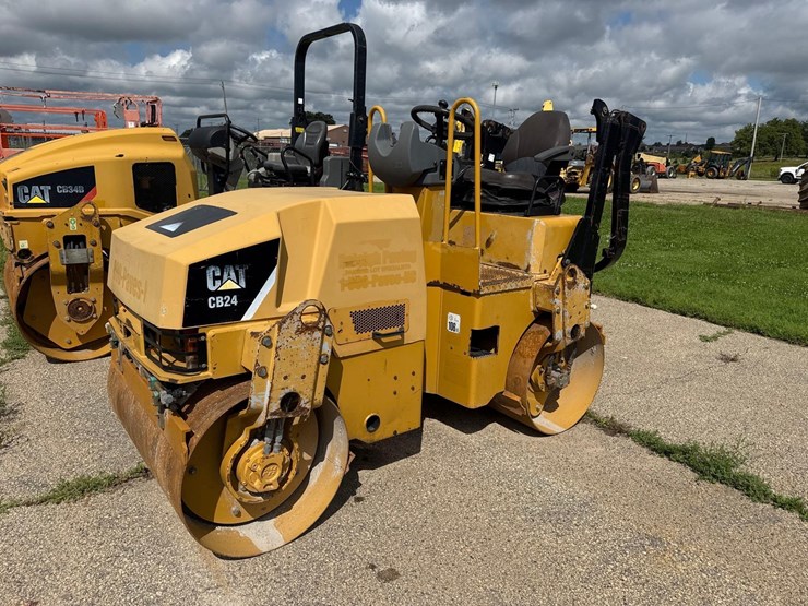 caterpillar-cb24-image-1