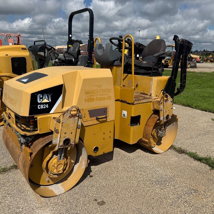 CATERPILLAR CB24