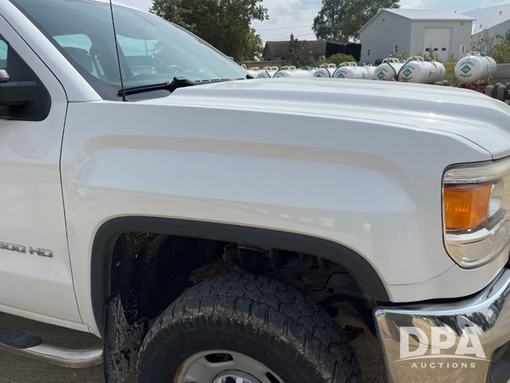 2015-gmc-2500-image-27
