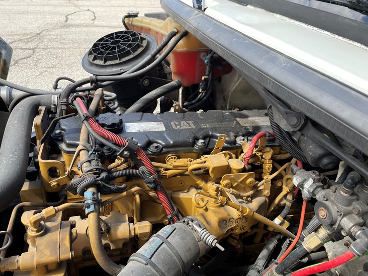 2004-caterpillar-c7-image-29