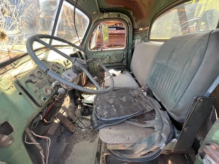 #1606-•-mack-diesel-day-cab-truck-tractor-image-44