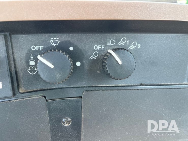 2014-john-deere-4730-image-66