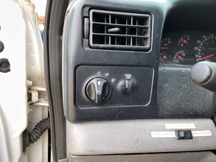 2001-ford-f750-image-75