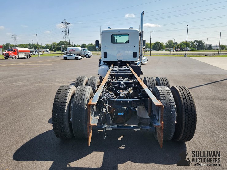 2016-kenworth-t880-image-6