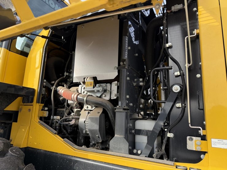 2021-komatsu-wa200-8-image-38