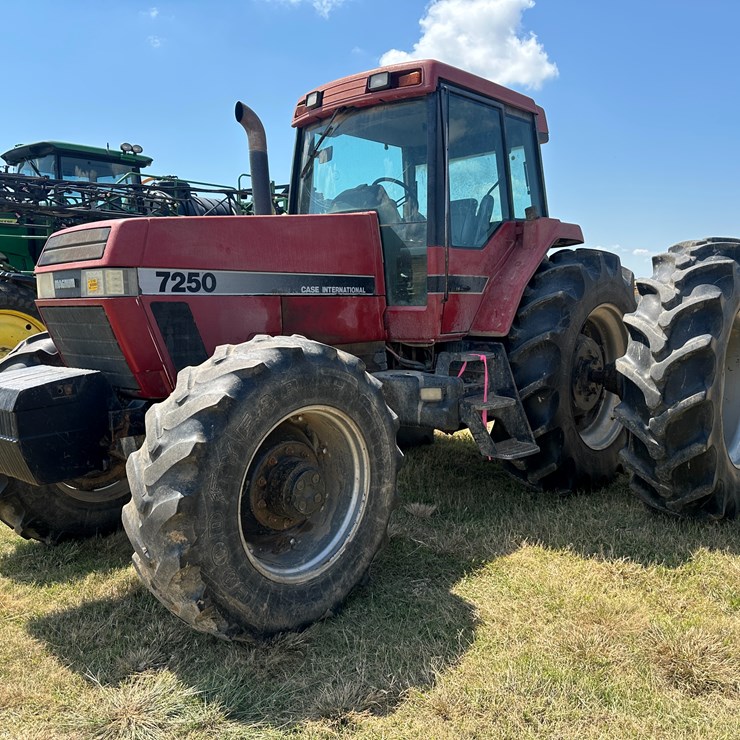 #32185 • 1995 Case International 7250 MFWD Tractor JJA0056887