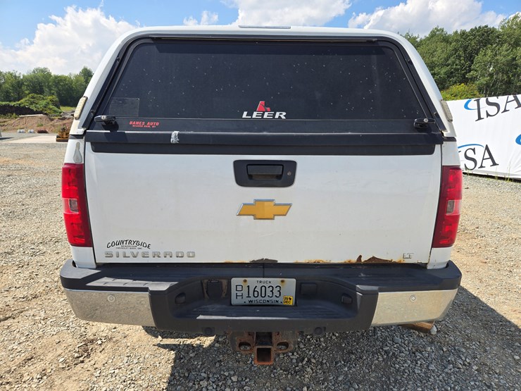 2014-chevrolet-3500-image-4
