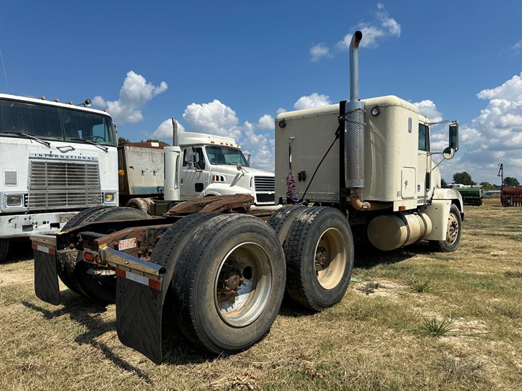 #32186-•-inop-1996-freightliner-usf-1e-t/a-sleeper-truck-tractor-vin:-1fuyddyb0tp728989-image-3