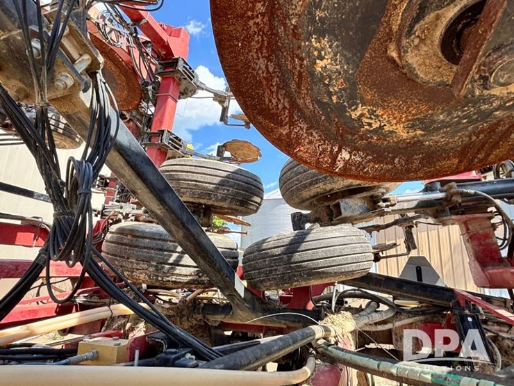 2011-case-ih-24-image-32