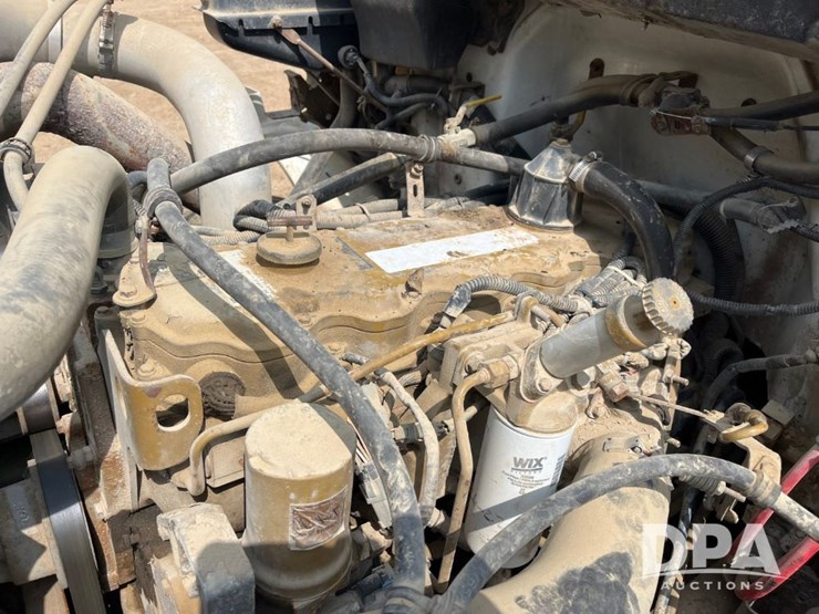 2000-freightliner-fl70-image-79