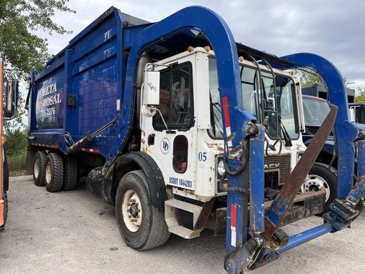 #1631-•-2005-mack-garbage-truck-image-9