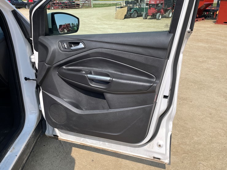 2014-ford-escape-image-40