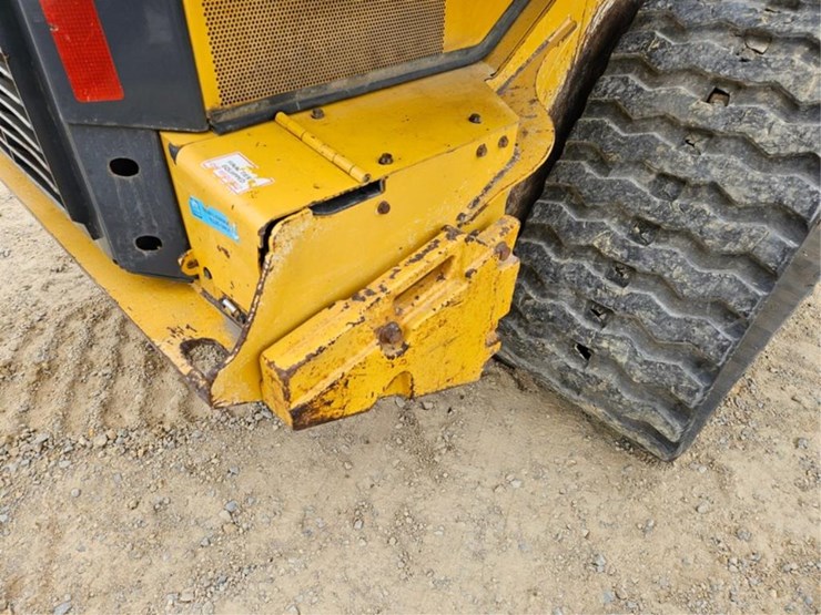 deere-331g-image-19