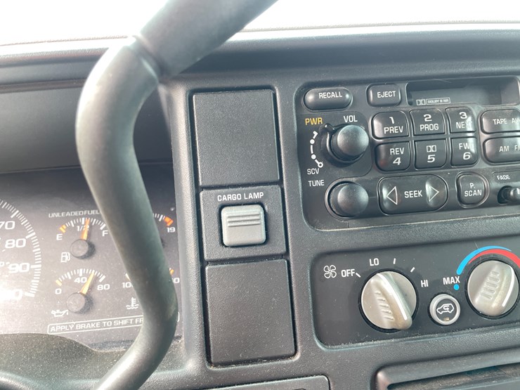 1999-gmc-2500-image-68