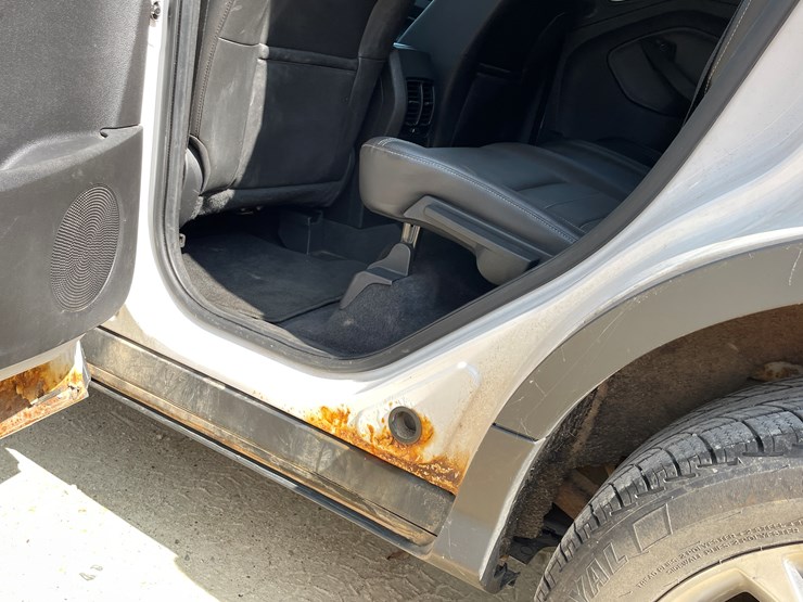 2014-ford-escape-image-39