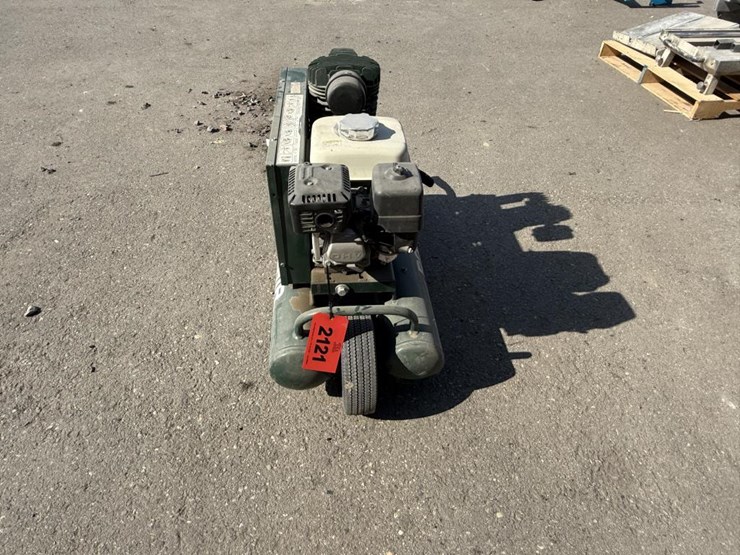 #2121-•-rolair-portable-gas-air-compressor-image-13