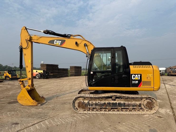 2016-caterpillar-312fgc-image-1