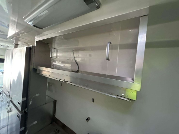 2022-mercedes-benz-sprinter-4500-image-28